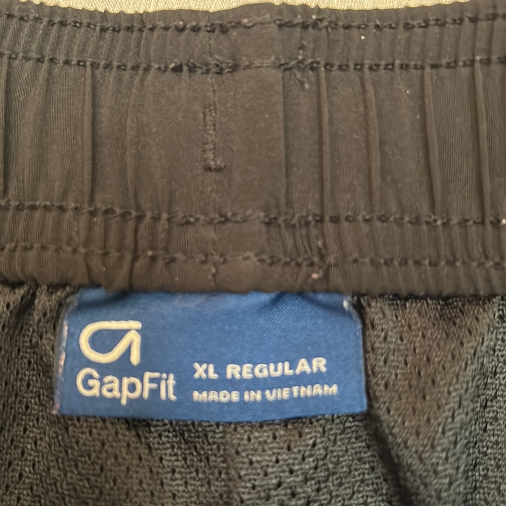 Gap black athletic short kids XL / men XS